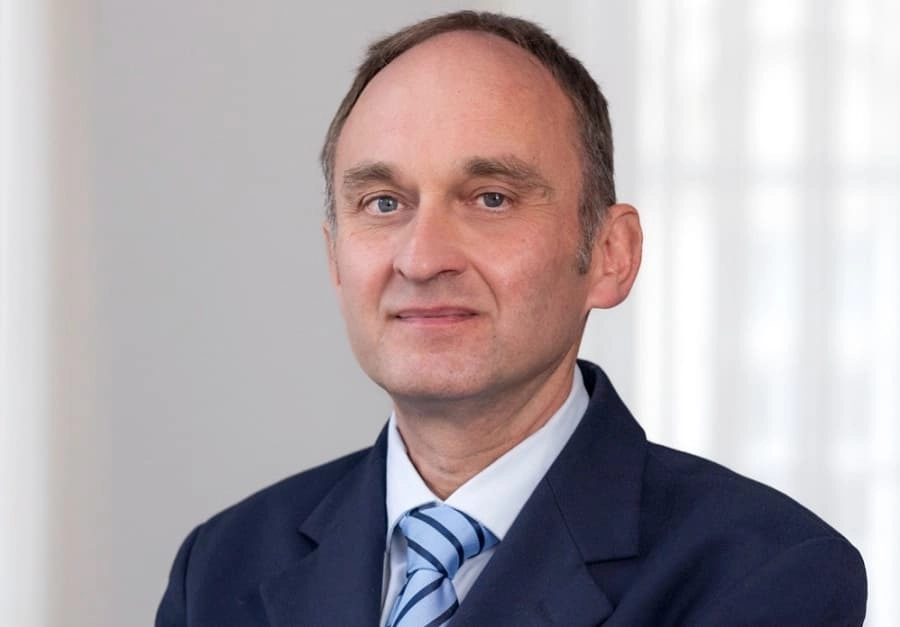 Dr. Szemán Péter ügyvéd platform alapú munkavégzés-